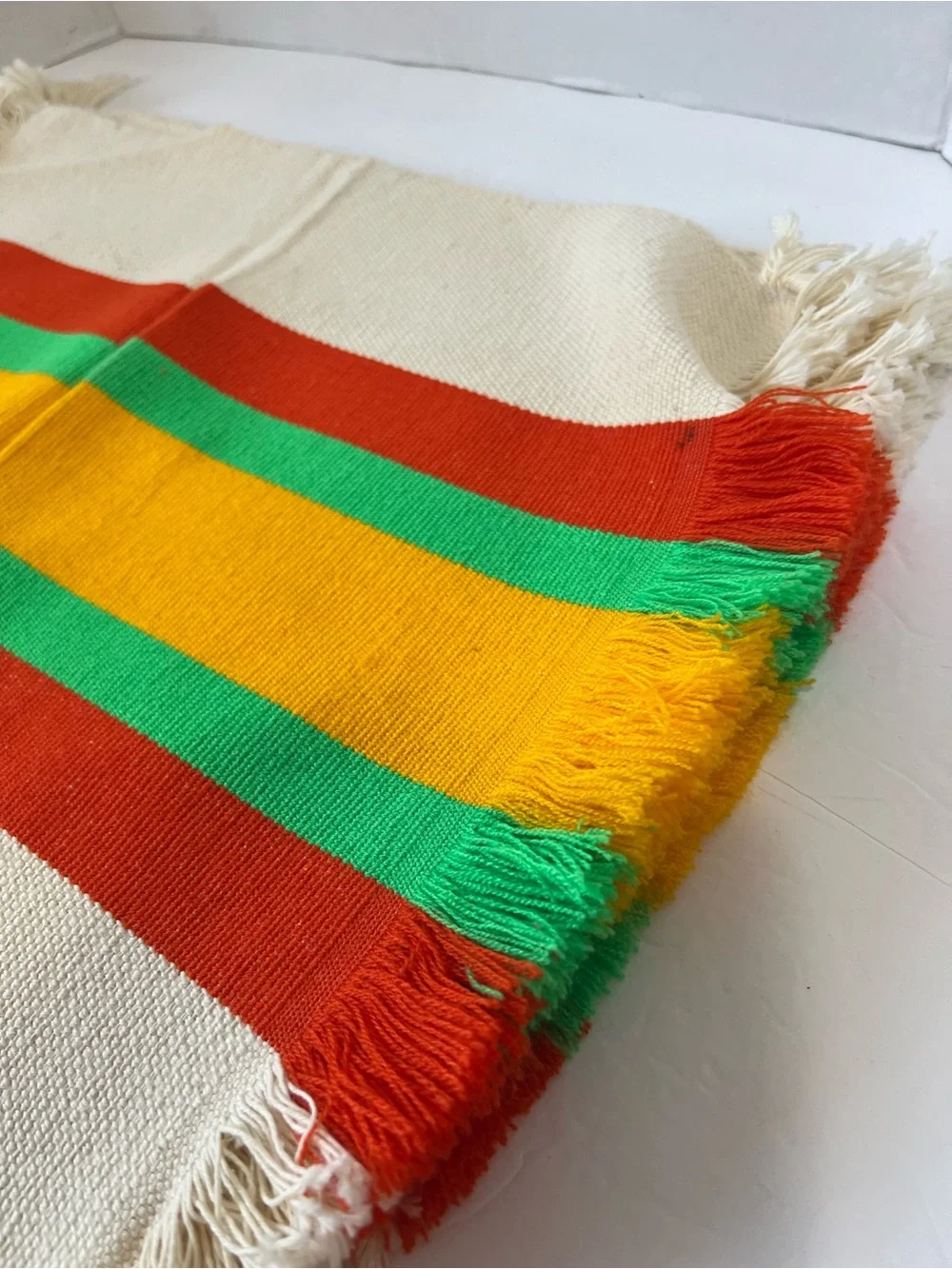 Set of 6 Hopsack/basket weave Cotton off-white placemats w/ southwestern design